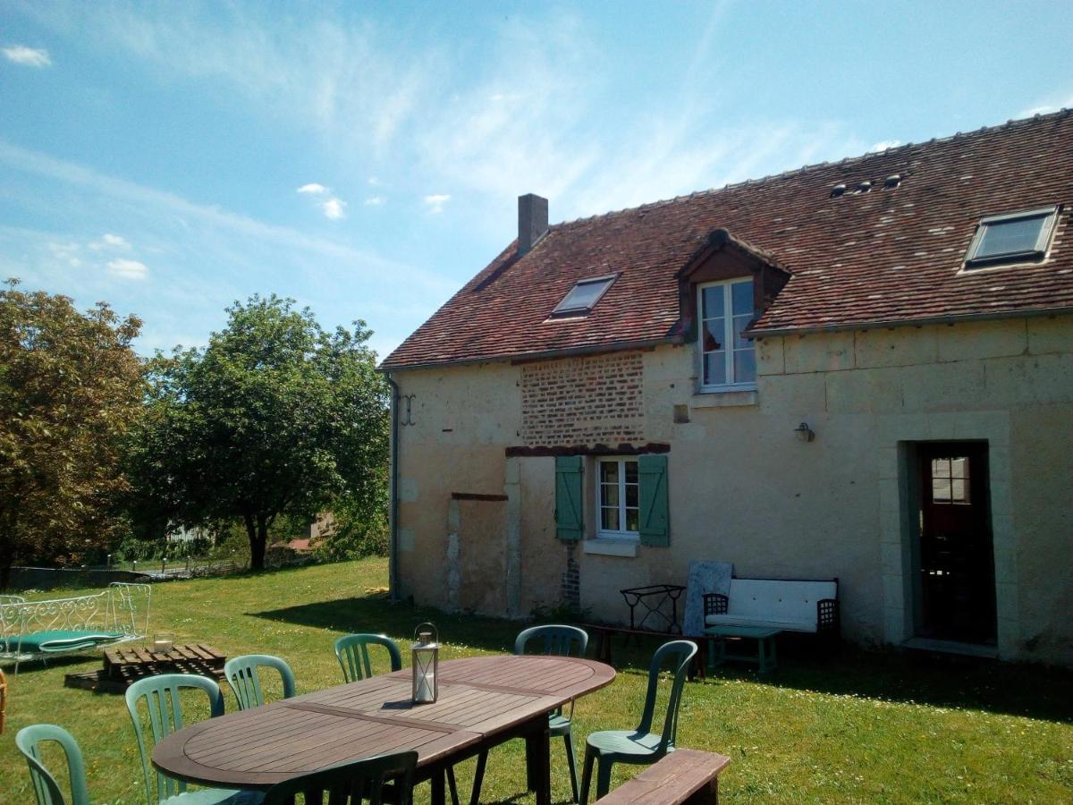 Bed and Breakfast Au calme à Houssay  Extérieur photo